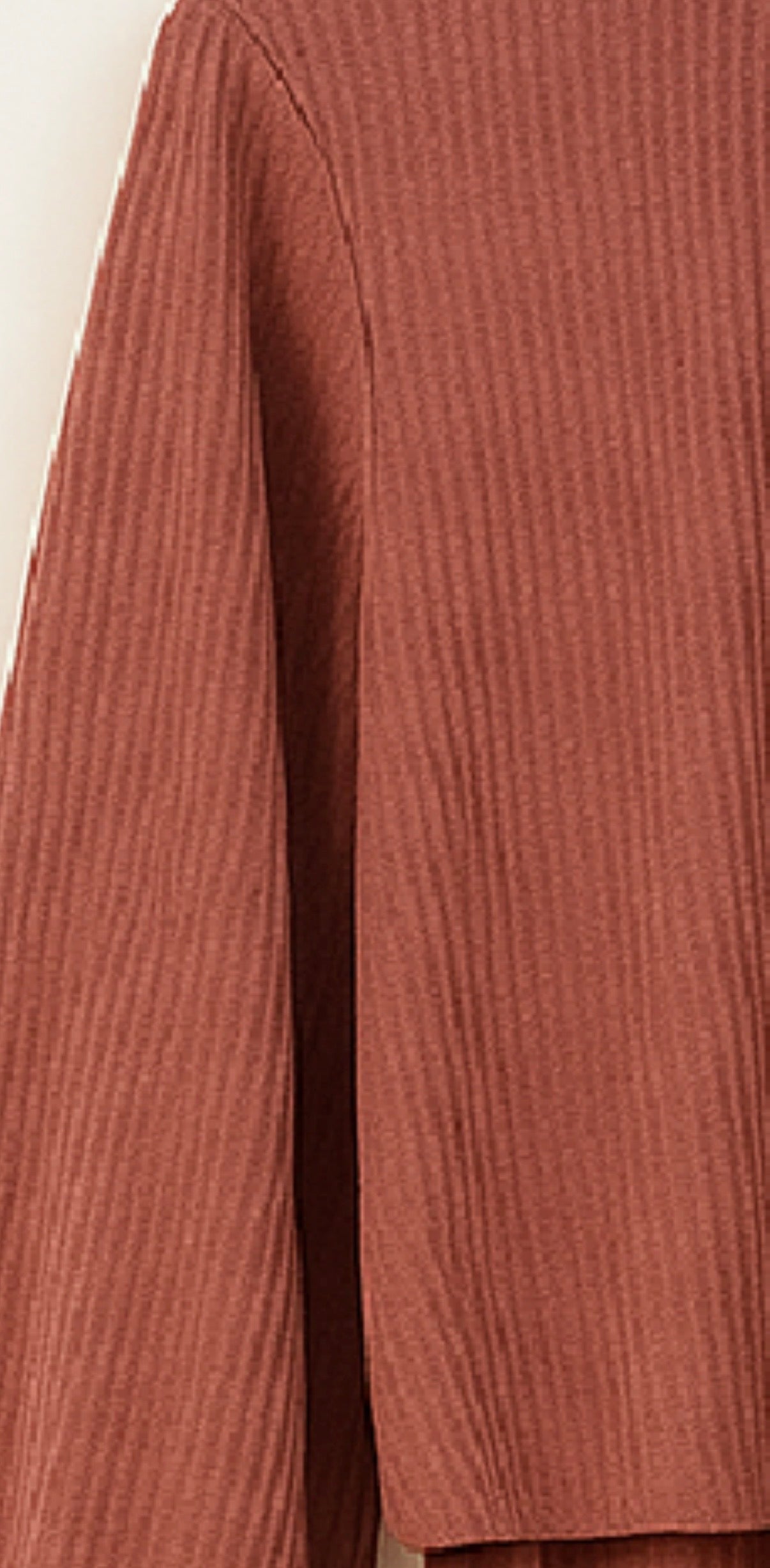 Ensemble côtelé avec top ample et robe longue fluide